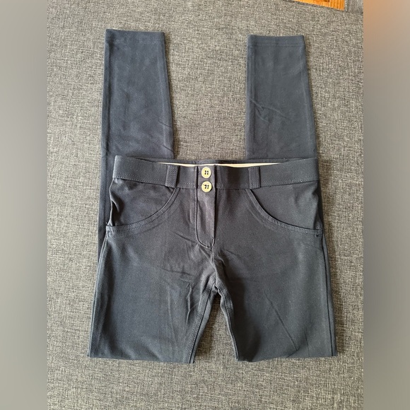 Freddy Pant NWT size small Dark blue -almost black - Picture 1 of 4